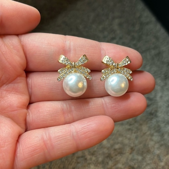 Bow and Faux Pearl Earrings - Picture 3 of 5